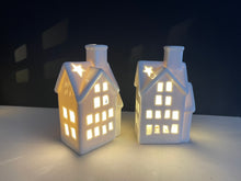 Load image into Gallery viewer, LED White Townhouse 12cm