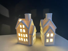 Load image into Gallery viewer, LED White Townhouse 12cm